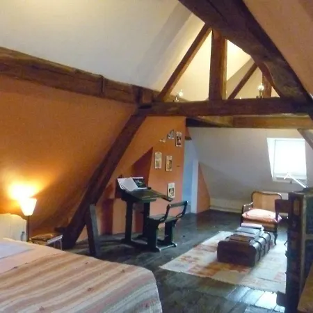 D'hotes Les Augustins - Parking Securise - Borne De Recharge Bed and Breakfast Huy